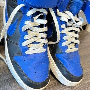 Nike Big Kids size 6Y high top sneakers in excellent condition